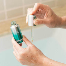 Load image into Gallery viewer, Retinol Clearing Oil